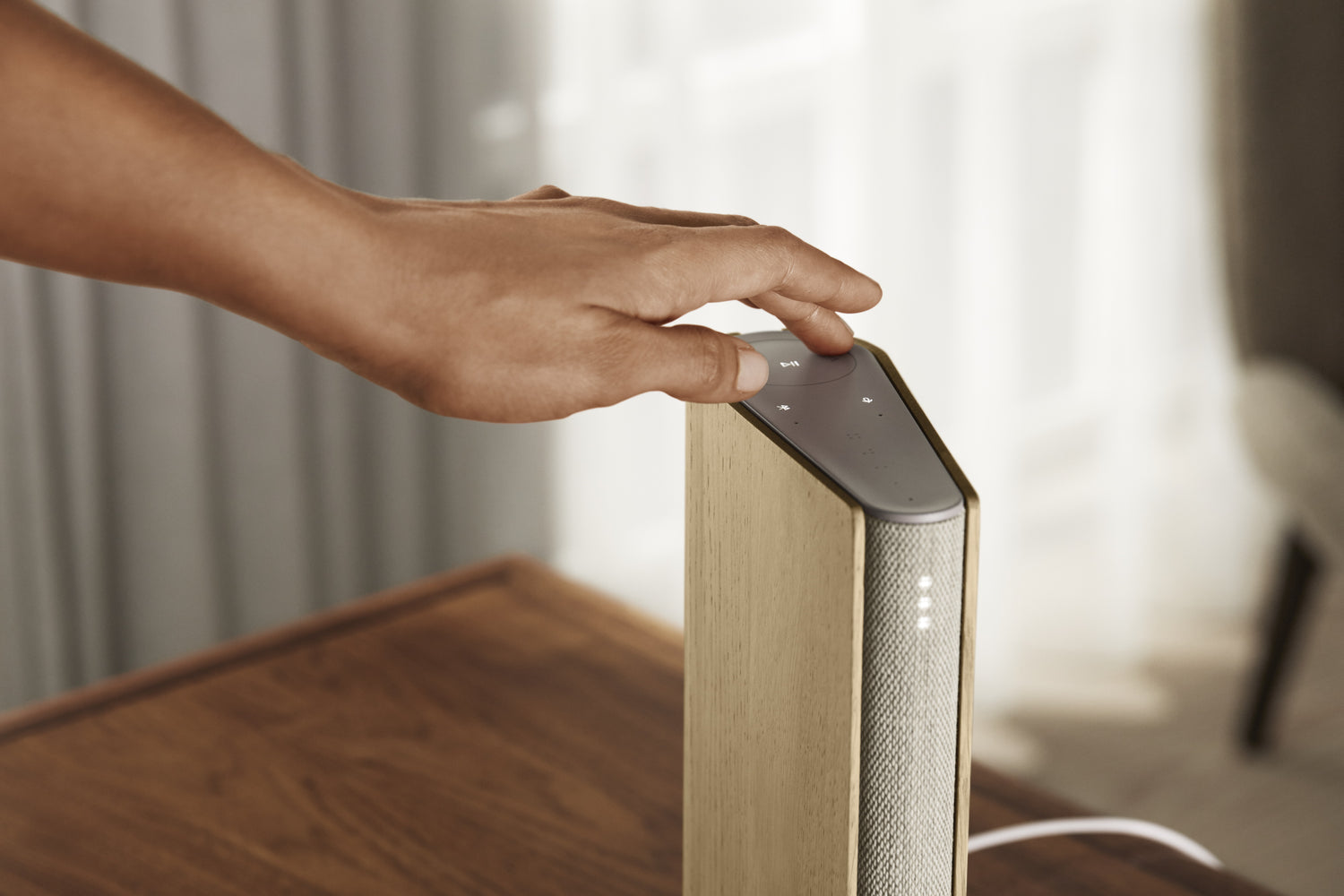 Bedienung der BeoSound Emerge