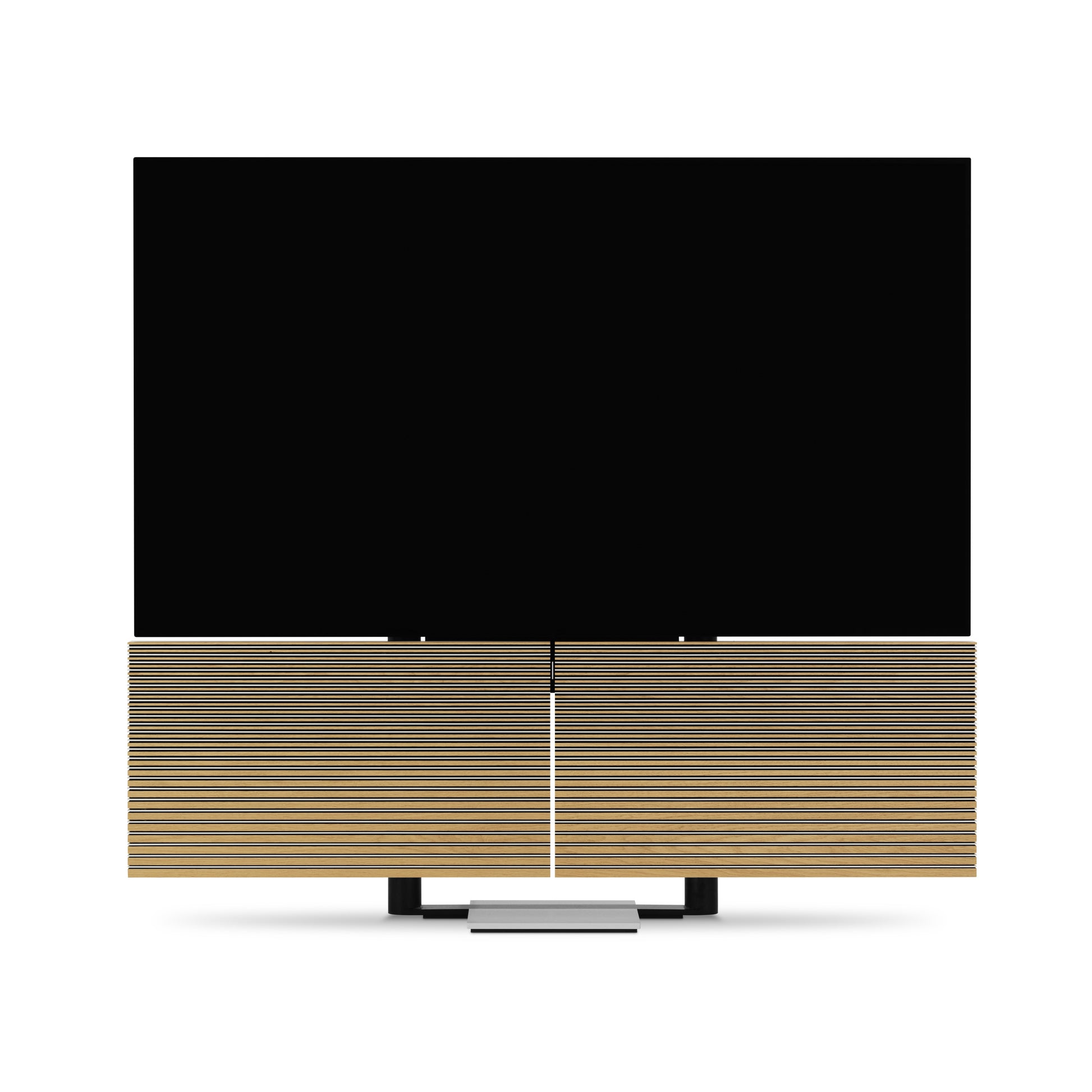 Beovision Harmony in silber/oak auf Bodenstandfuß  frontale ansicht