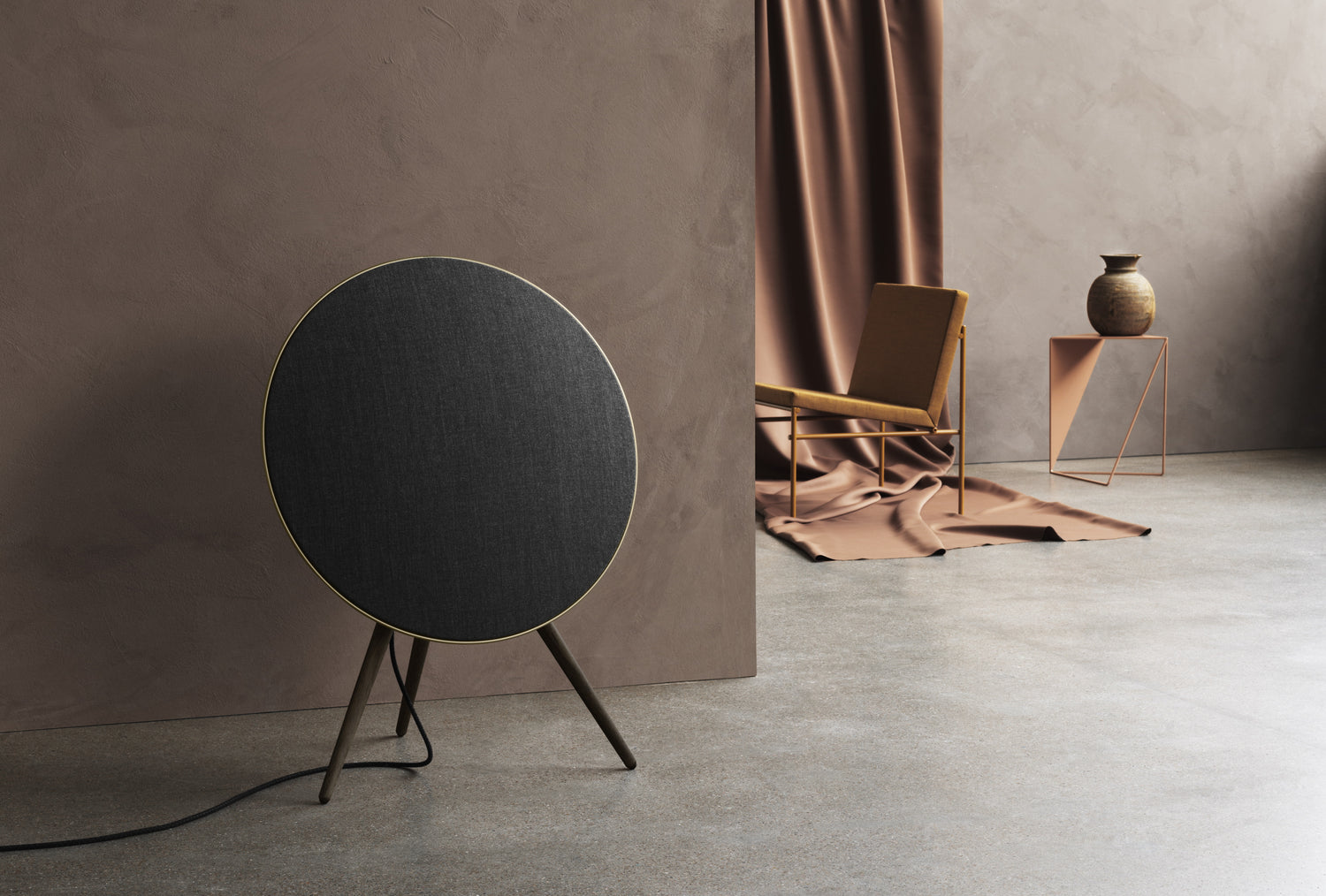 BeoPlay A9 mit Google Assistant in Brass Tone