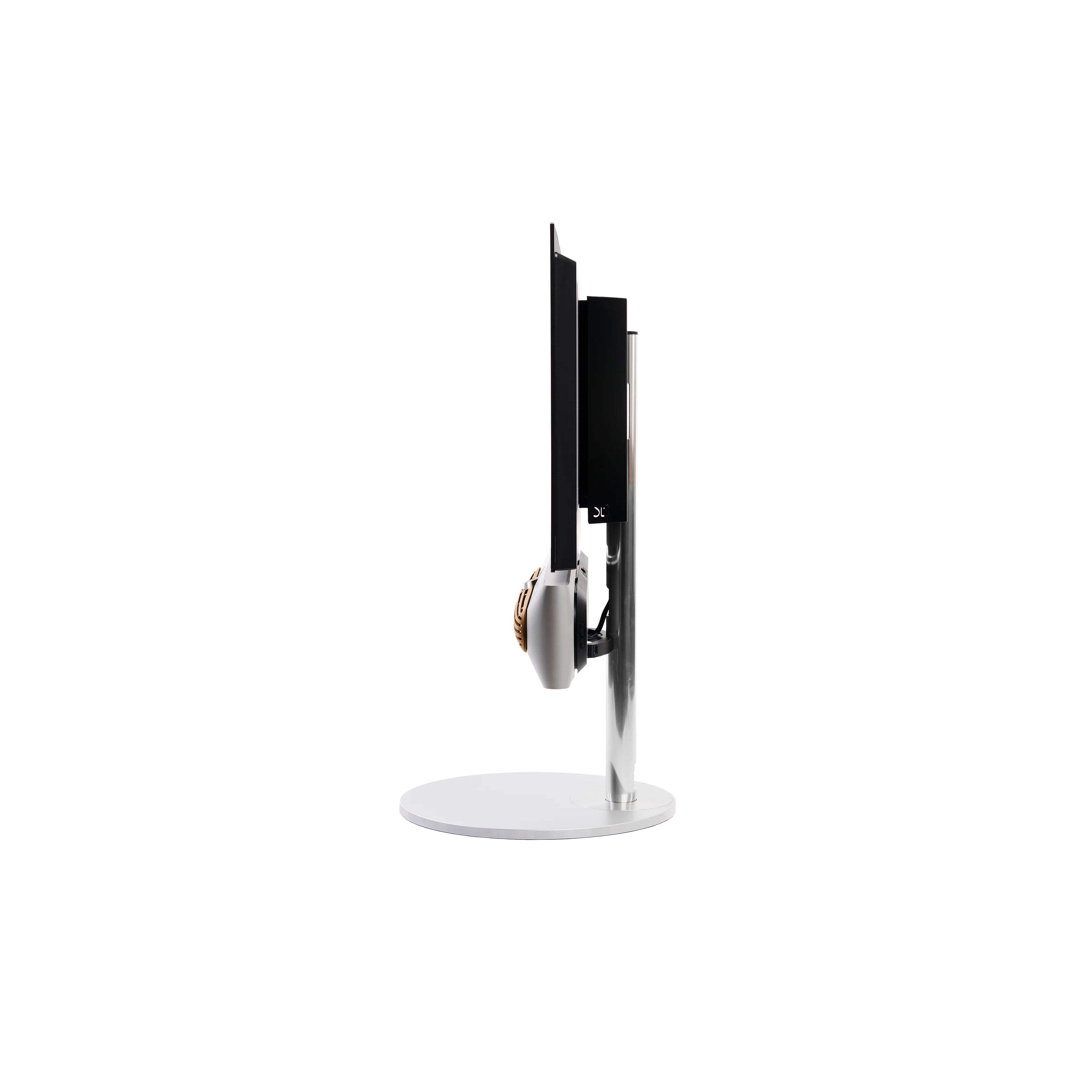 Beosound Premiere in natural aluminium auf STB Bodenstandfuß mit Holzcover in Eichenholz und 42 Zoll LG OLED Panel - Ansicht von der Seite