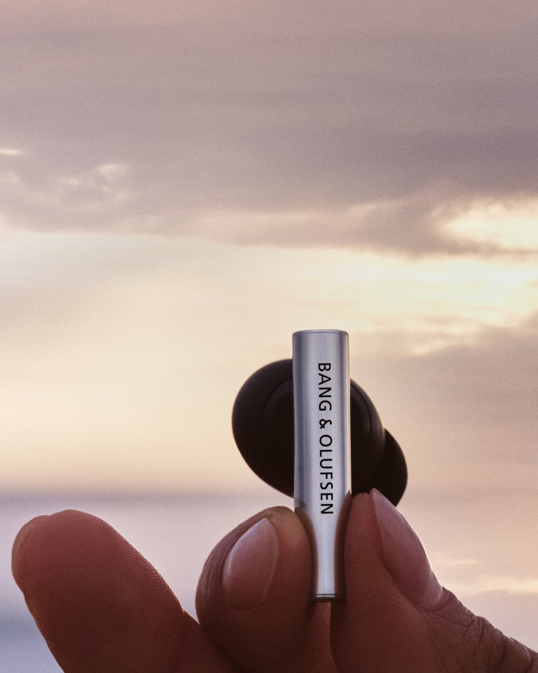 Beo Grace Earbud in Natural Aluminium
