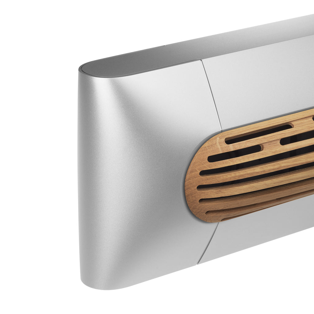 Bang & olufsen Beosound Premiere Soundbar in Natural Aluminium - Ansicht von vorn mit Cover in Eichenholz 