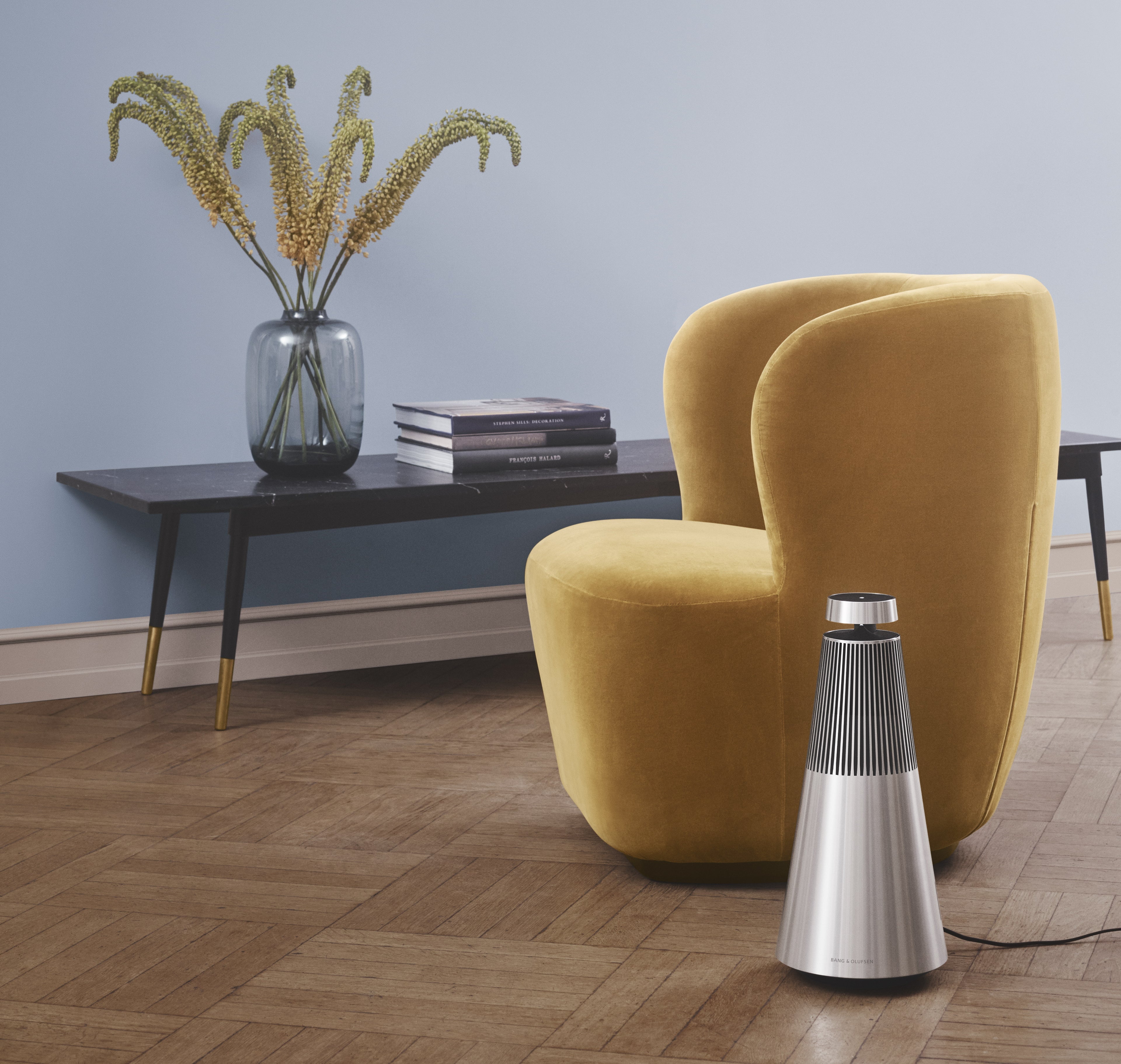 Bang & Olufsen BeoSound 2 in silber mit Google Assistant (2.Generation)