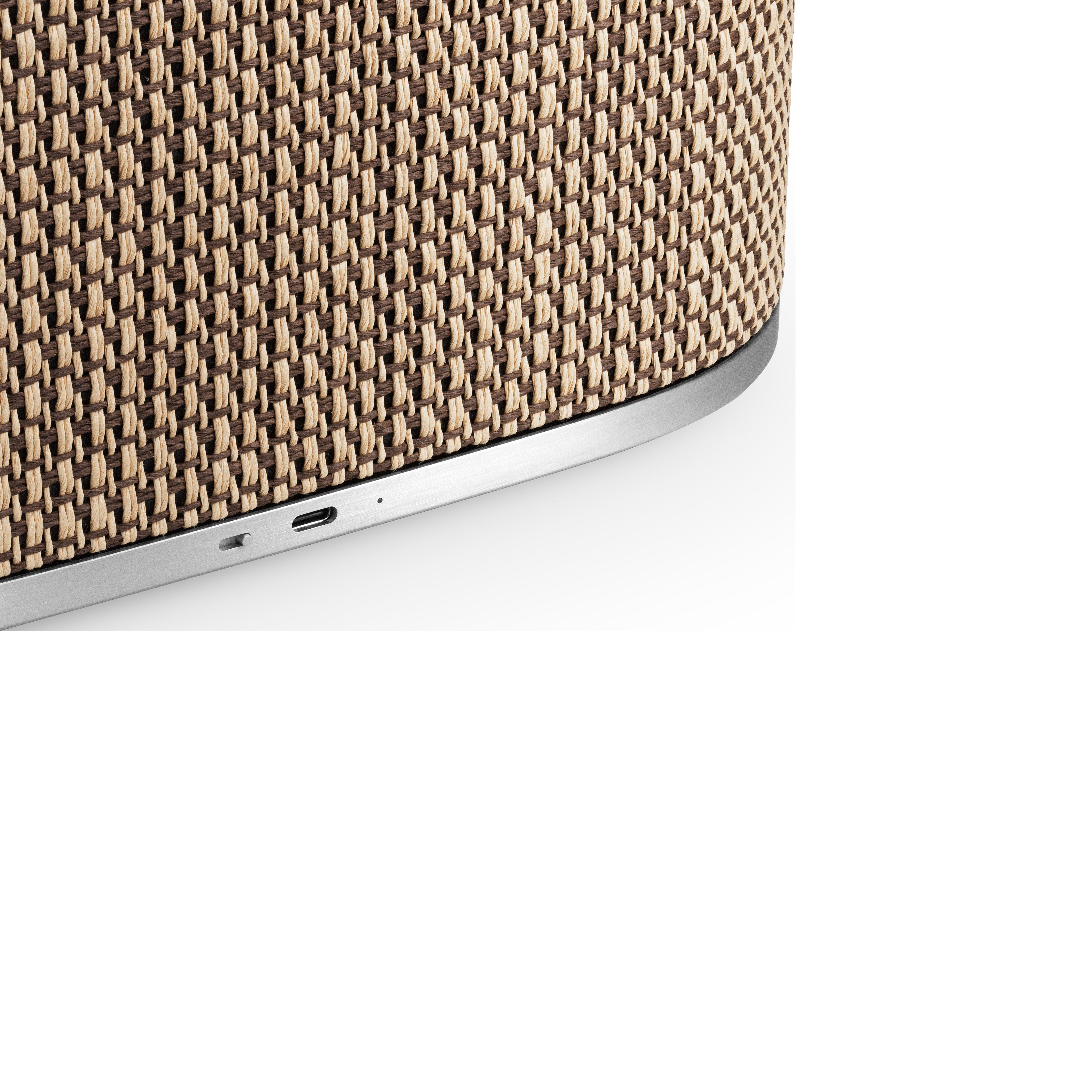 Bang & Olufsen, B&O Beosound A5 - tragbarer Multiroom Lautsprecher aus der Centennial Collection in Century Weave - Ansicht auf den Ladeanschluss