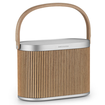 Bang & Olufsen, B&O BeoSound A5 oak von schräg vorn