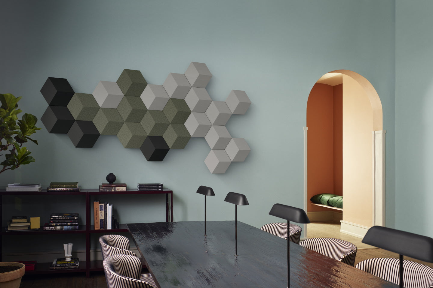 Bang & Olufsen BeoSound Shape in einem Esszimmer