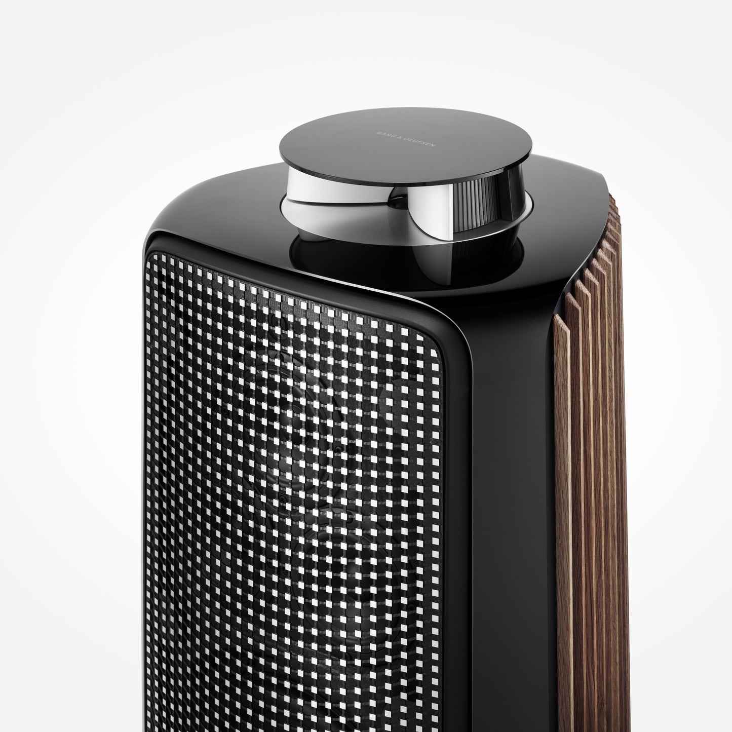 Akustische Linse des BeoLab 50 in Piano Black